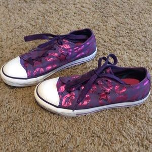 Girls all star converse tennis shoes